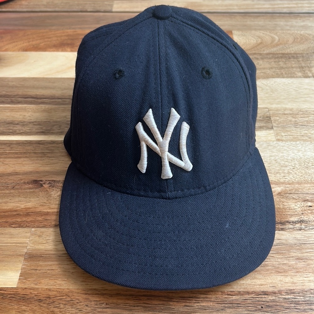 Used New Era Yankees Ballcap size 7 1/8